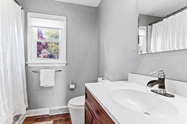 60 BUNKER LN, Etters, PA 17319