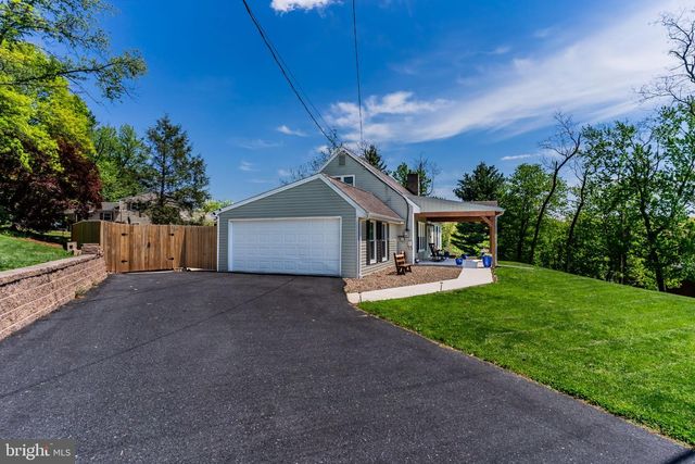 60 BUNKER LN, Etters, PA 17319