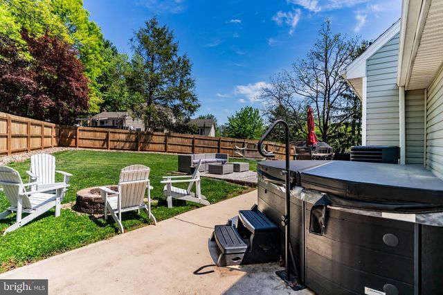 60 BUNKER LN, Etters, PA 17319