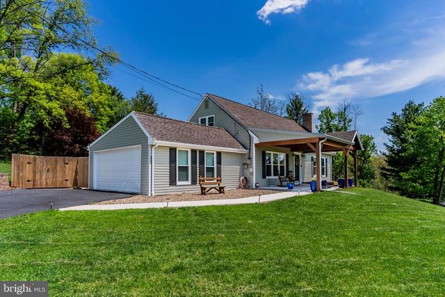 60 BUNKER LN, Etters, PA 17319