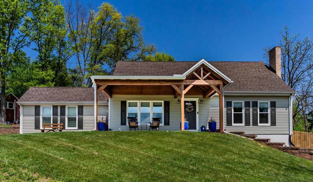60 BUNKER LN, Etters, PA 17319