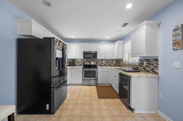 1130 Peninsula Cove Drive, Charleston, SC 29492