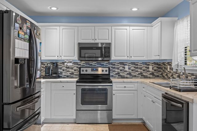 1130 Peninsula Cove Drive, Charleston, SC 29492