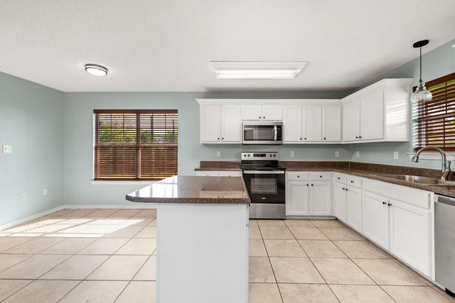 2412 Kodiak Court, Navarre, FL 32566