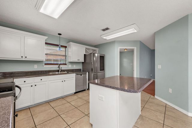 2412 Kodiak Court, Navarre, FL 32566