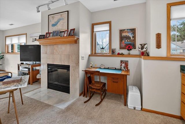 2999 Woods Edge Way, Fitchburg, WI 53711