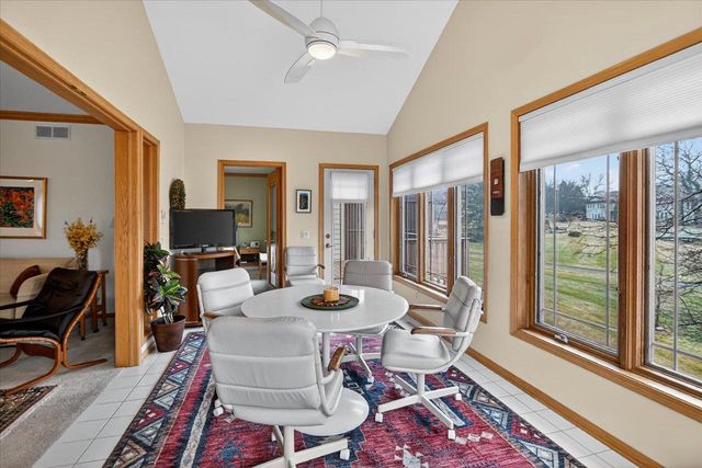 2999 Woods Edge Way, Fitchburg, WI 53711