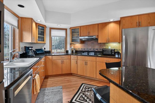 2999 Woods Edge Way, Fitchburg, WI 53711