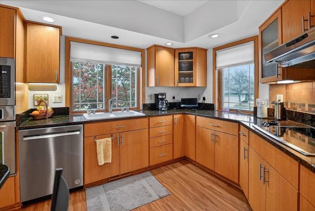 2999 Woods Edge Way, Fitchburg, WI 53711