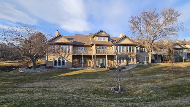 2999 Woods Edge Way, Fitchburg, WI 53711