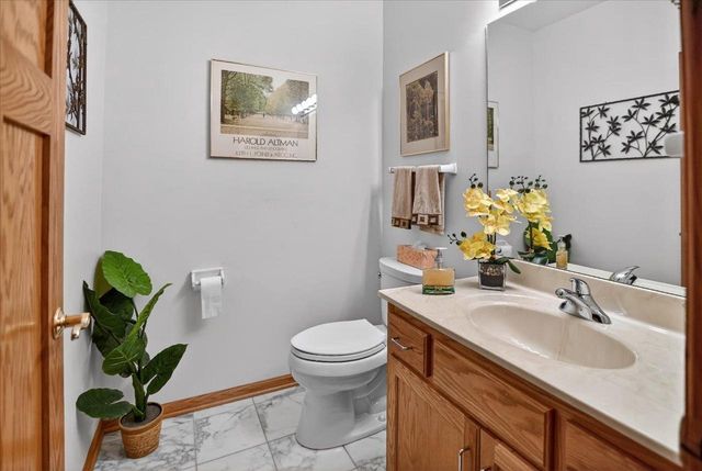 2999 Woods Edge Way, Fitchburg, WI 53711