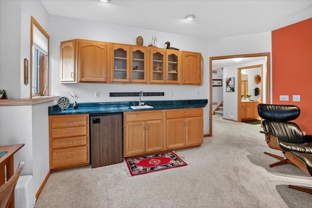 2999 Woods Edge Way, Fitchburg, WI 53711