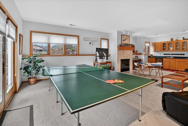 2999 Woods Edge Way, Fitchburg, WI 53711