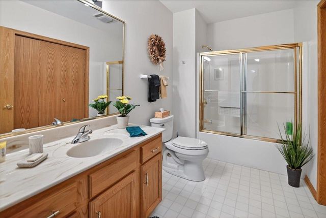 2999 Woods Edge Way, Fitchburg, WI 53711