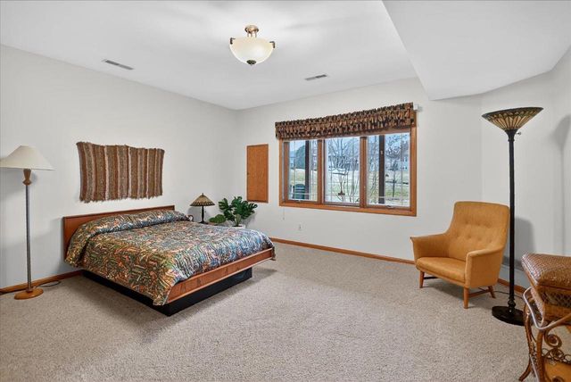 2999 Woods Edge Way, Fitchburg, WI 53711