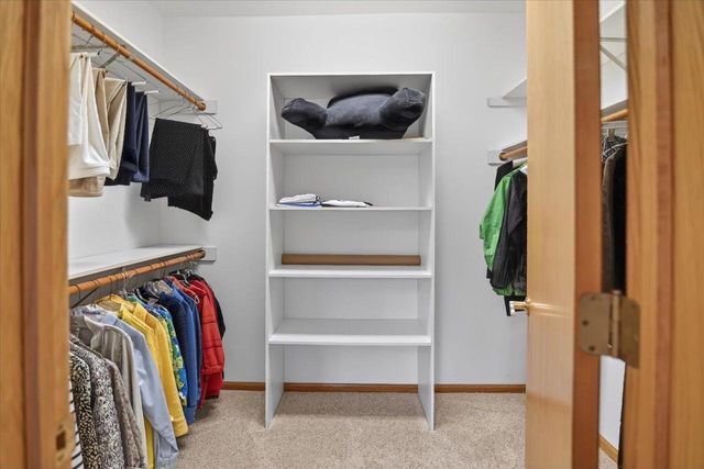 2999 Woods Edge Way, Fitchburg, WI 53711