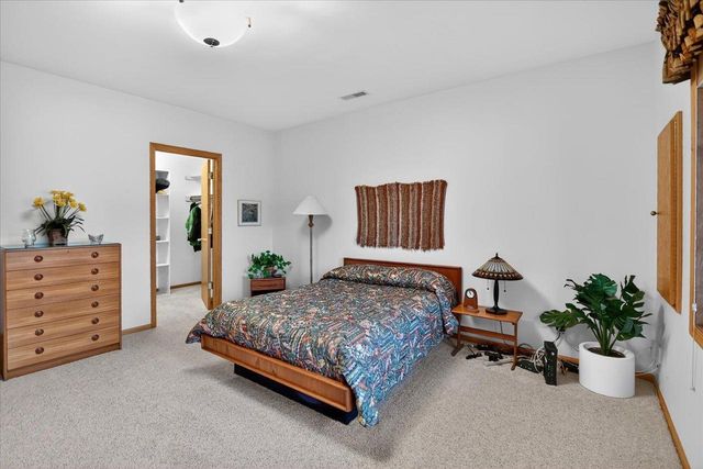 2999 Woods Edge Way, Fitchburg, WI 53711