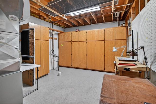 2999 Woods Edge Way, Fitchburg, WI 53711