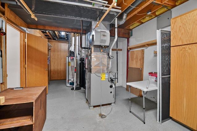 2999 Woods Edge Way, Fitchburg, WI 53711