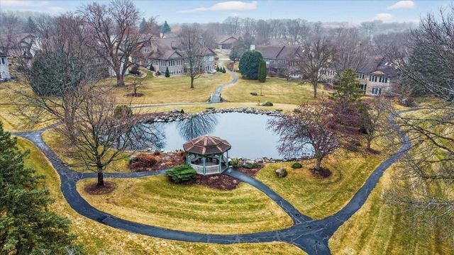 2999 Woods Edge Way, Fitchburg, WI 53711