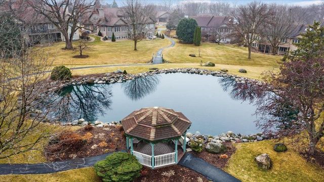 2999 Woods Edge Way, Fitchburg, WI 53711