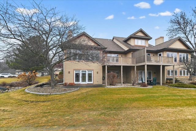 2999 Woods Edge Way, Fitchburg, WI 53711