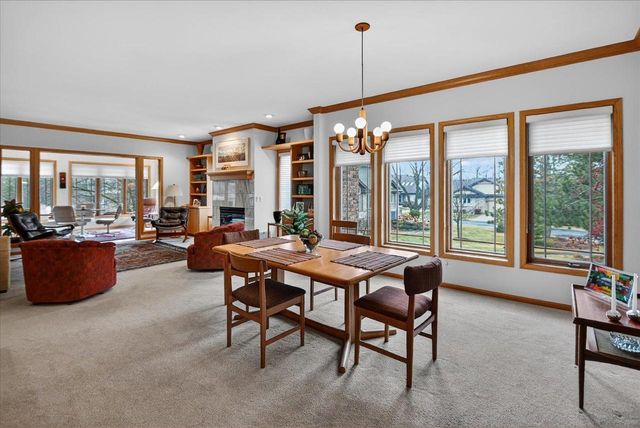 2999 Woods Edge Way, Fitchburg, WI 53711