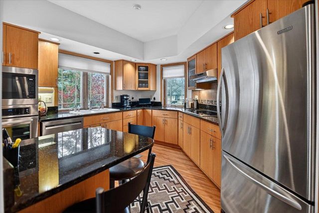 2999 Woods Edge Way, Fitchburg, WI 53711