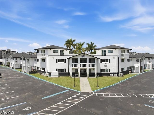 3704 Broadway 310, Fort Myers, FL 33901