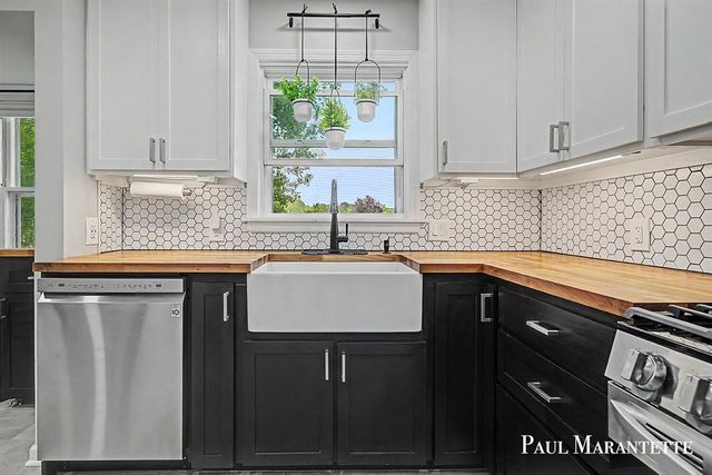 1028 Dorroll Street, Grand Rapids, MI 49505