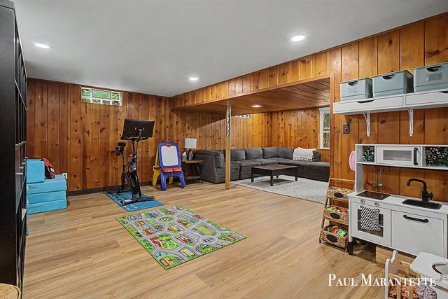 1028 Dorroll Street, Grand Rapids, MI 49505