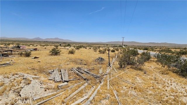 1 Buckhorn Trail, Helendale, CA 92342
