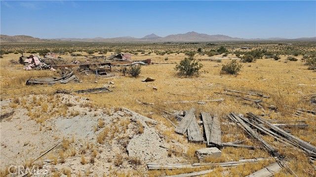 1 Buckhorn Trail, Helendale, CA 92342