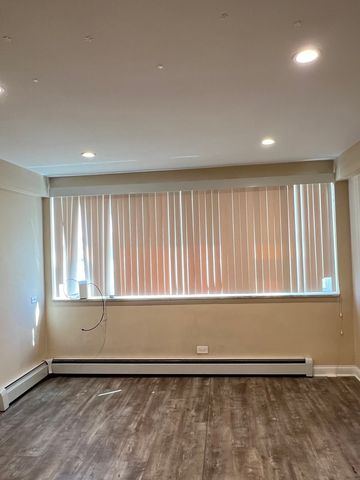 8052 N Oriole Avenue G, Niles, IL 60714