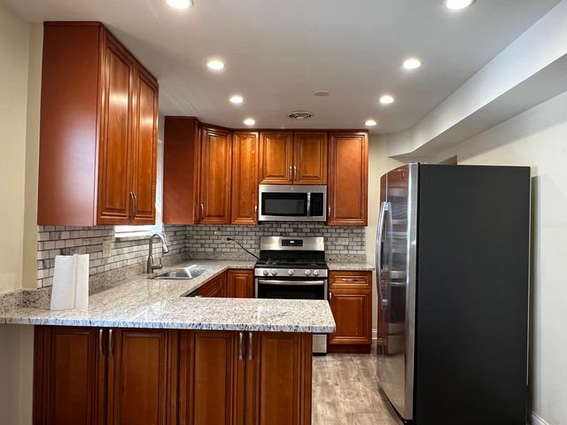 8052 N Oriole Avenue G, Niles, IL 60714