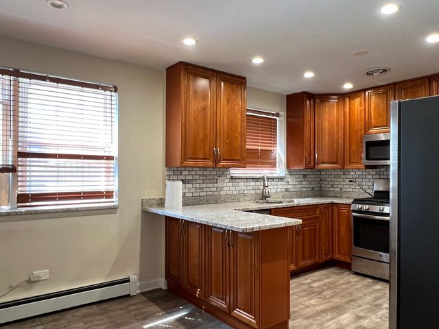8052 N Oriole Avenue G, Niles, IL 60714