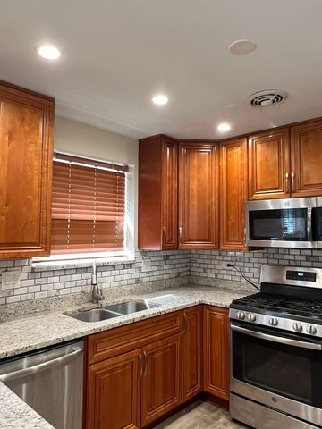 8052 N Oriole Avenue G, Niles, IL 60714