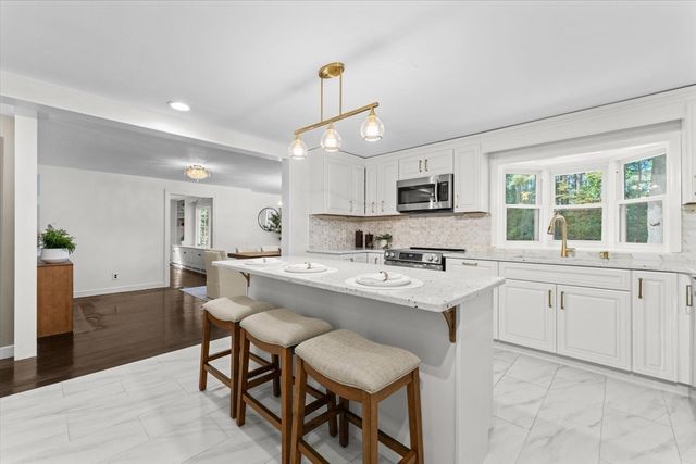 90 Deacon Haynes Rd, Concord, MA 01742