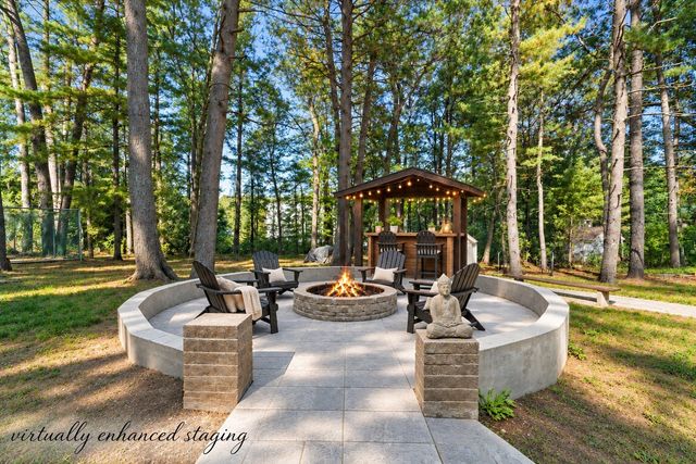 90 Deacon Haynes Rd, Concord, MA 01742
