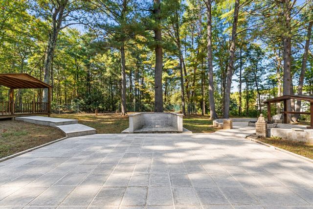90 Deacon Haynes Rd, Concord, MA 01742