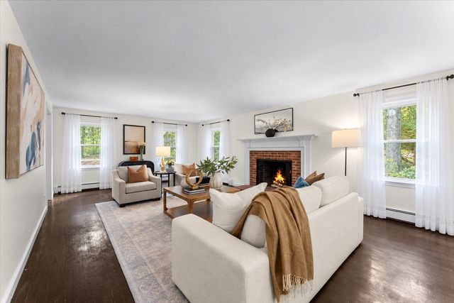 90 Deacon Haynes Rd, Concord, MA 01742