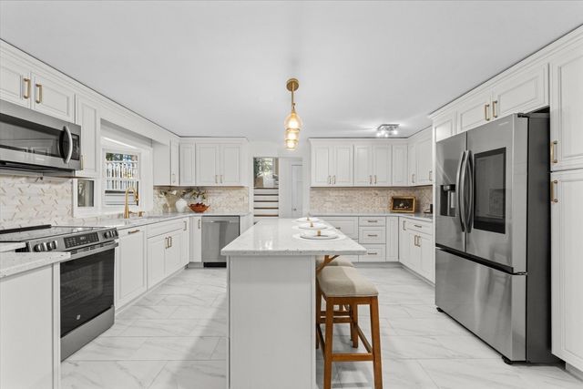 90 Deacon Haynes Rd, Concord, MA 01742