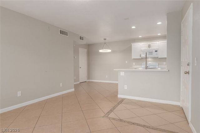 221 Mission Catalina Lane 101, Las Vegas, NV 89107