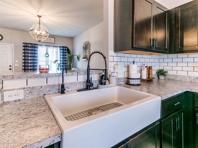 11704 NW 99th Terrace, Yukon, OK 73099