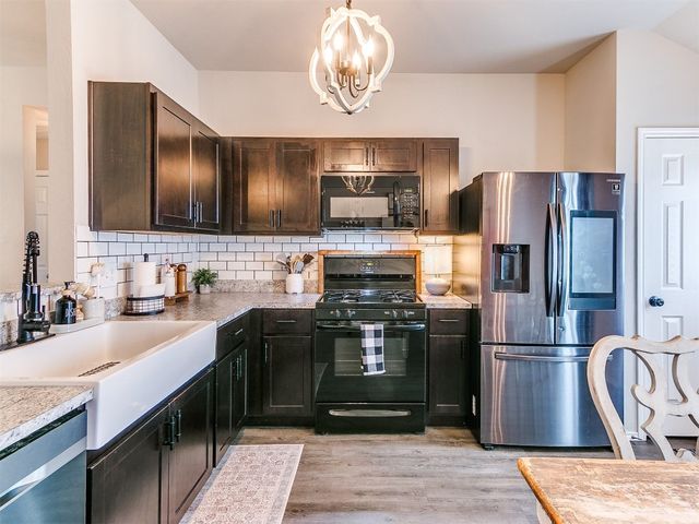 11704 NW 99th Terrace, Yukon, OK 73099