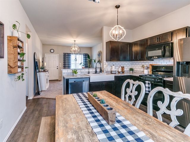11704 NW 99th Terrace, Yukon, OK 73099