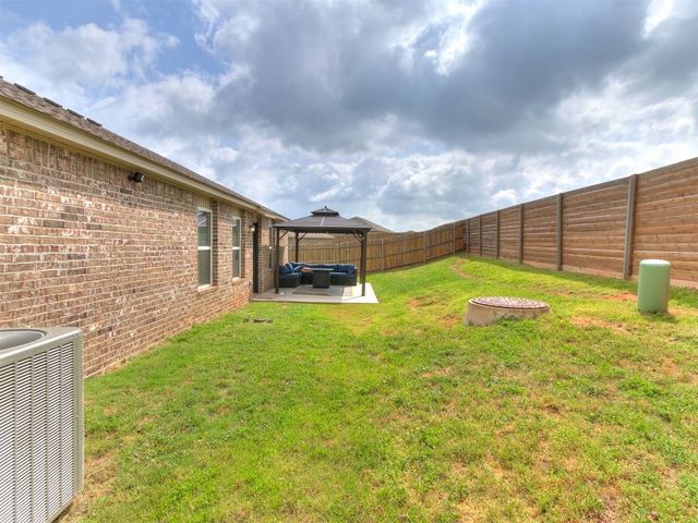 11704 NW 99th Terrace, Yukon, OK 73099
