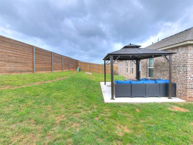 11704 NW 99th Terrace, Yukon, OK 73099