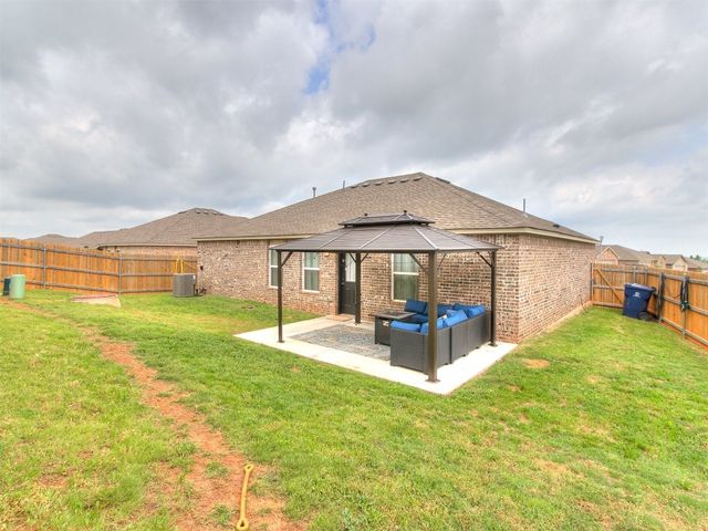 11704 NW 99th Terrace, Yukon, OK 73099