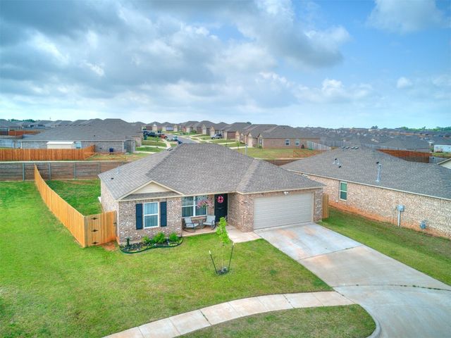 11704 NW 99th Terrace, Yukon, OK 73099
